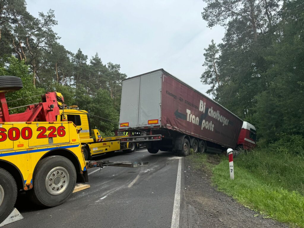 Wyciąganie pojazdów z pobocza na DK46 – kiedy jest konieczne?